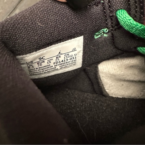 Toddler boy 9C shoe. Jordan 1 - Picture 2 of 5